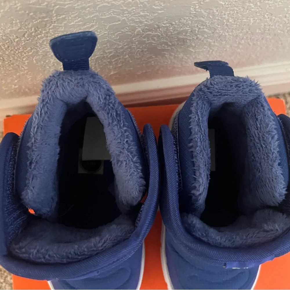 Nike Kids Navy Blue and White Boot Sneakers